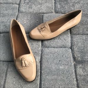 Naturalizer Classic Tassel and Kiltie Fringe Pointed Toe Slip-On Loafer size 8